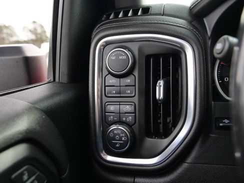 Used 2021 Chevrolet Silverado 2500 LTZ w/ LTZ Premium Package image 20