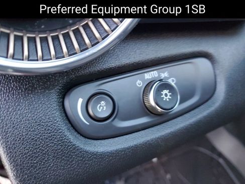 Used 2024 Chevrolet Trax ACTIV w/ Sunroof Package image 11