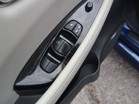 Used 2020 Nissan Leaf SL Plus image 19