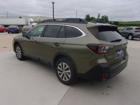 Used 2022 Subaru Outback Premium AWD/4WD image 7