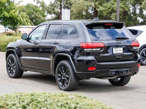Used 2020 Jeep Grand Cherokee Altitude AWD/4WD image 2