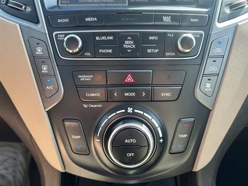 Used 2017 Hyundai Santa Fe Limited FWD image 25