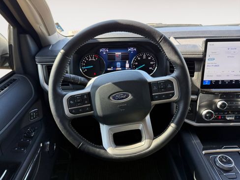 Used 2024 Ford Expedition Max XLT image 12