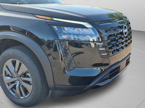 New 2026 Nissan Pathfinder SV w/ SV Premium Package FWD image 37