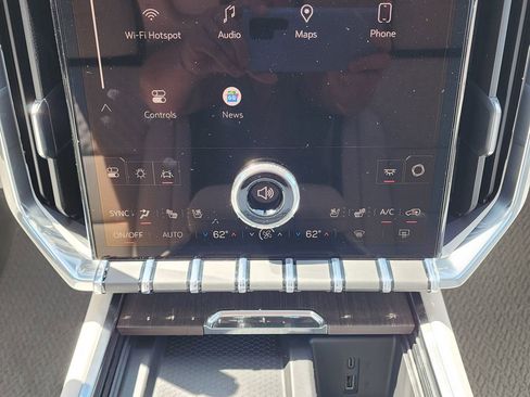 New 2026 GMC Acadia Denali w/ Super Cruise Package FWD image 31