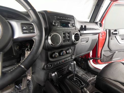 Used 2015 Jeep Wrangler Unlimited Sport AWD/4WD image 23