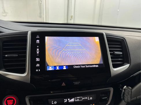 Used 2016 Honda Pilot Touring image 36