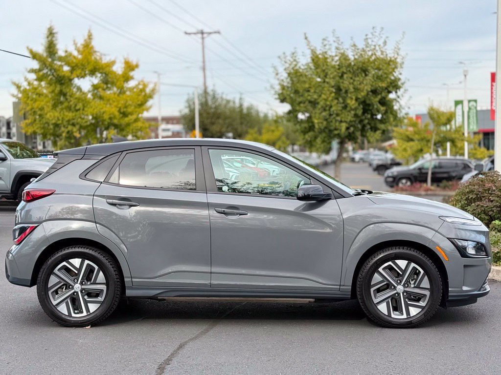 Used 2022 Hyundai Kona SEL w/ Cargo Package FWD image 6