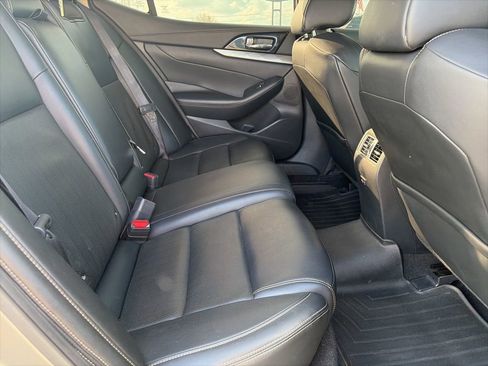 Used 2021 Nissan Maxima 3.5 SV w/ Floor Mat Group image 13