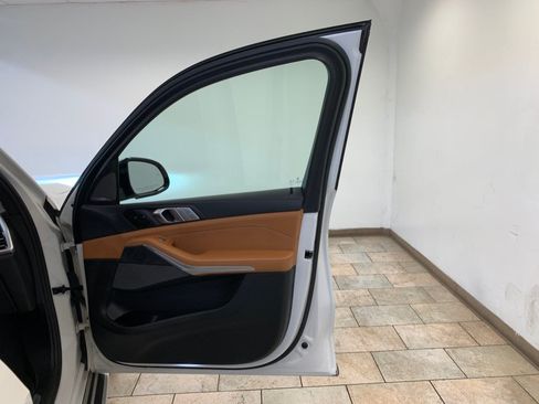 Used 2022 BMW X7 xDrive40i w/ M Sport Package AWD/4WD image 81