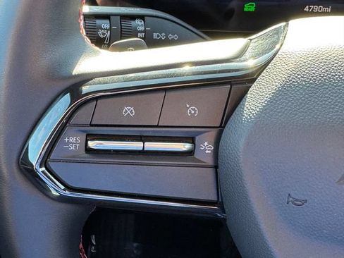 Used 2026 Chevrolet Equinox EV RS FWD image 19