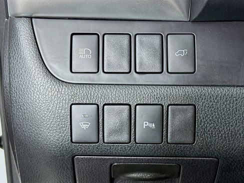 Used 2018 Toyota Highlander Limited image 10