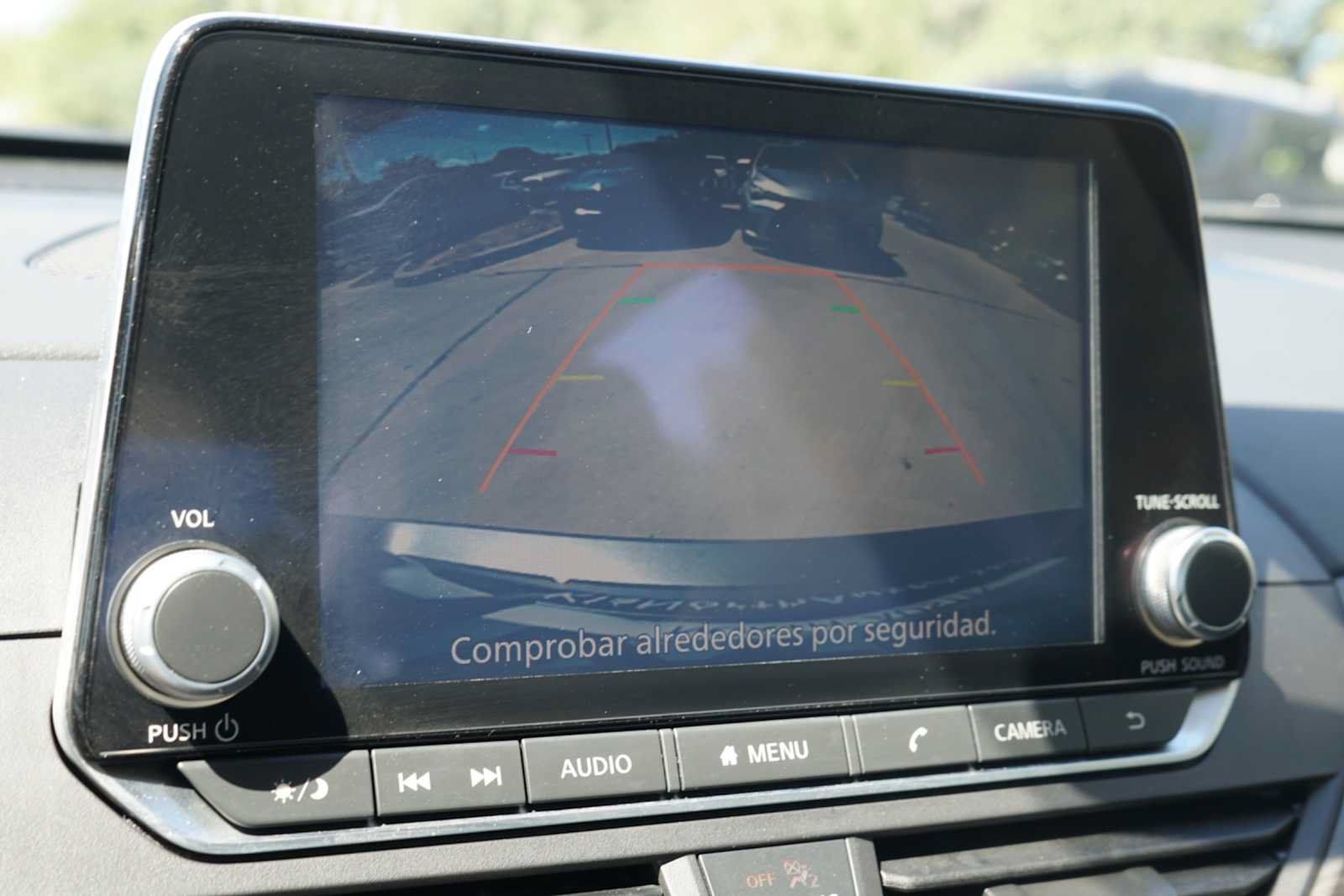 Used 2025 Nissan Altima 2.5 SV FWD image 9