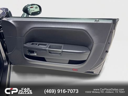 Used 2014 Dodge Challenger SXT RWD image 19