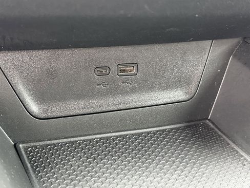 Used 2025 Chevrolet Equinox LT w/ Convenience Package II image 30