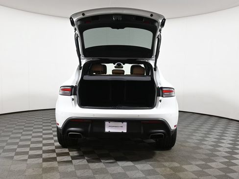 Used 2023 Porsche Macan AWD/4WD image 42
