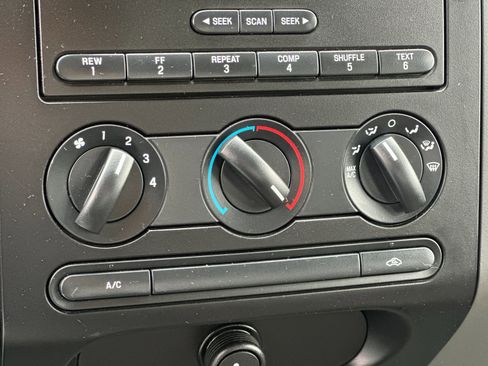 Used 2005 Ford F150 XLT image 18