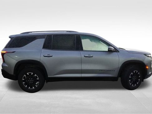 Certified 2024 Chevrolet Traverse Z71 w/ Enhanced Driving Package image 2