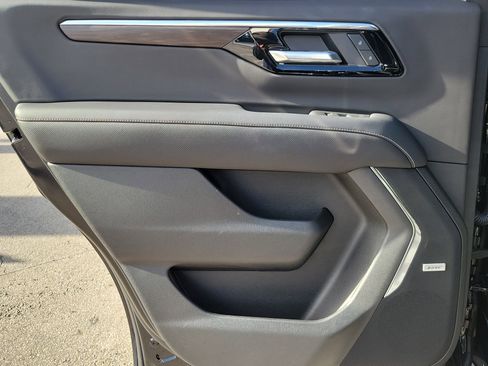 Used 2025 Chevrolet Tahoe Premier image 28