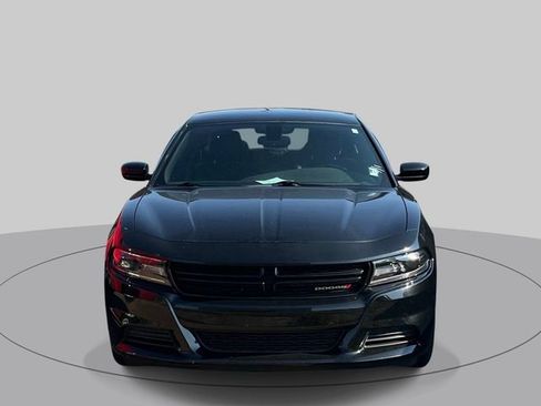 Used 2019 Dodge Charger SXT w/ Cold Weather Package RWD image 6