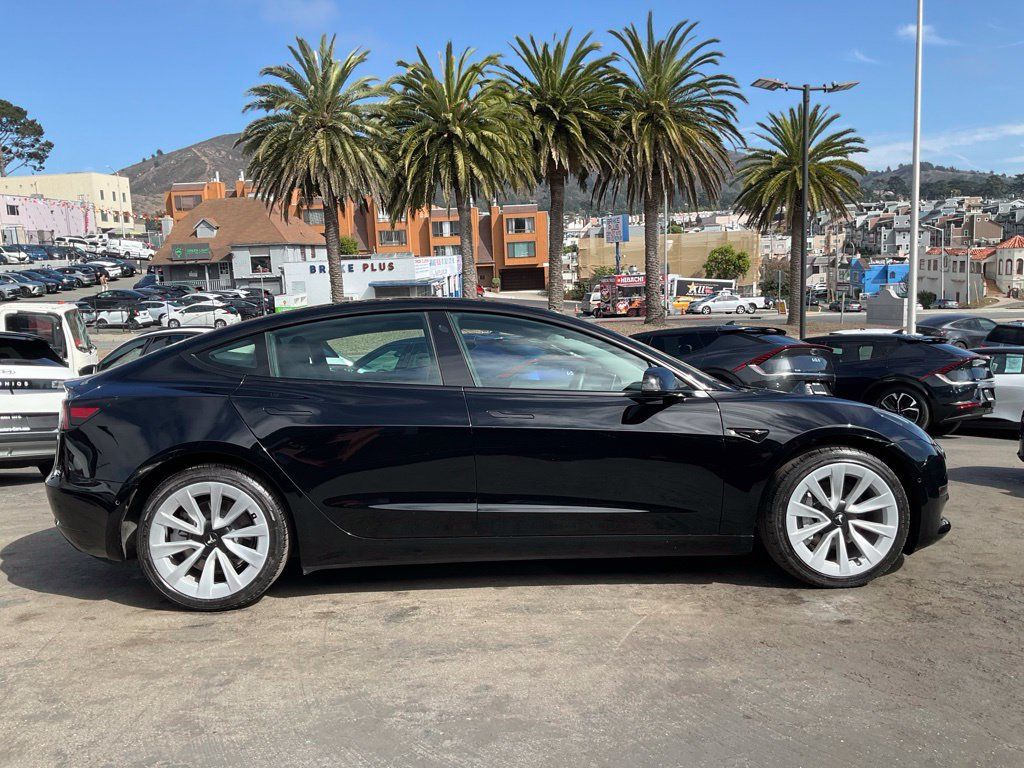 Used 2022 Tesla Model 3 Standard Range RWD image 3