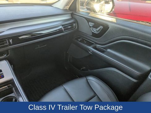 Used 2022 Lincoln Aviator AWD w/ Premium Package image 22