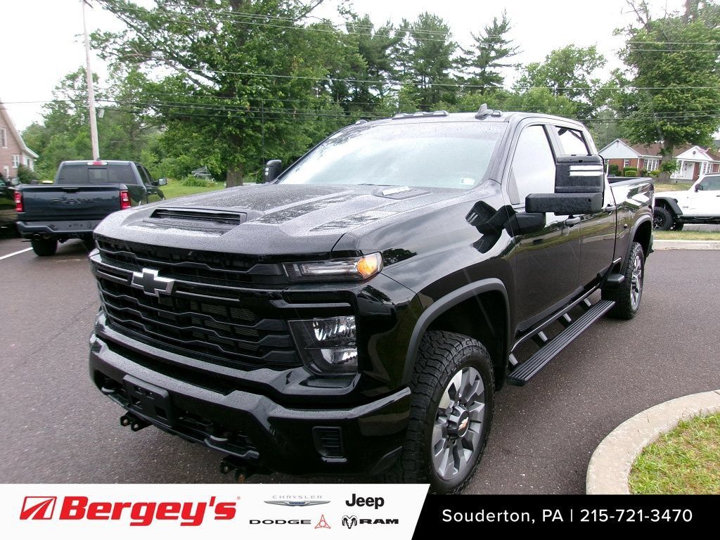 Used 2025 Chevrolet Silverado 2500 Custom w/ Custom Convenience Package AWD/4WD image 1