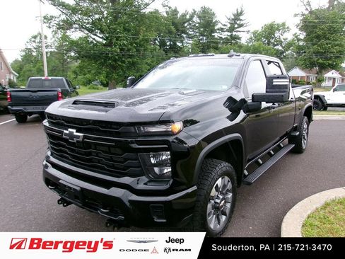 Used 2025 Chevrolet Silverado 2500 Custom w/ Custom Convenience Package AWD/4WD image 1