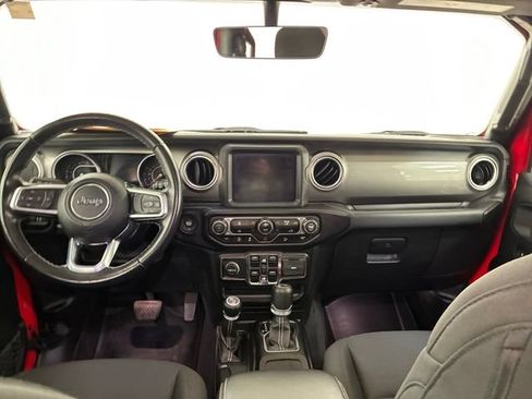 Used 2020 Jeep Wrangler Unlimited Sahara w/ Uconnect 4C Nav & Sound Group AWD/4WD image 20