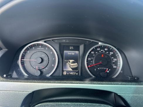 Used 2017 Toyota Camry SE FWD image 19