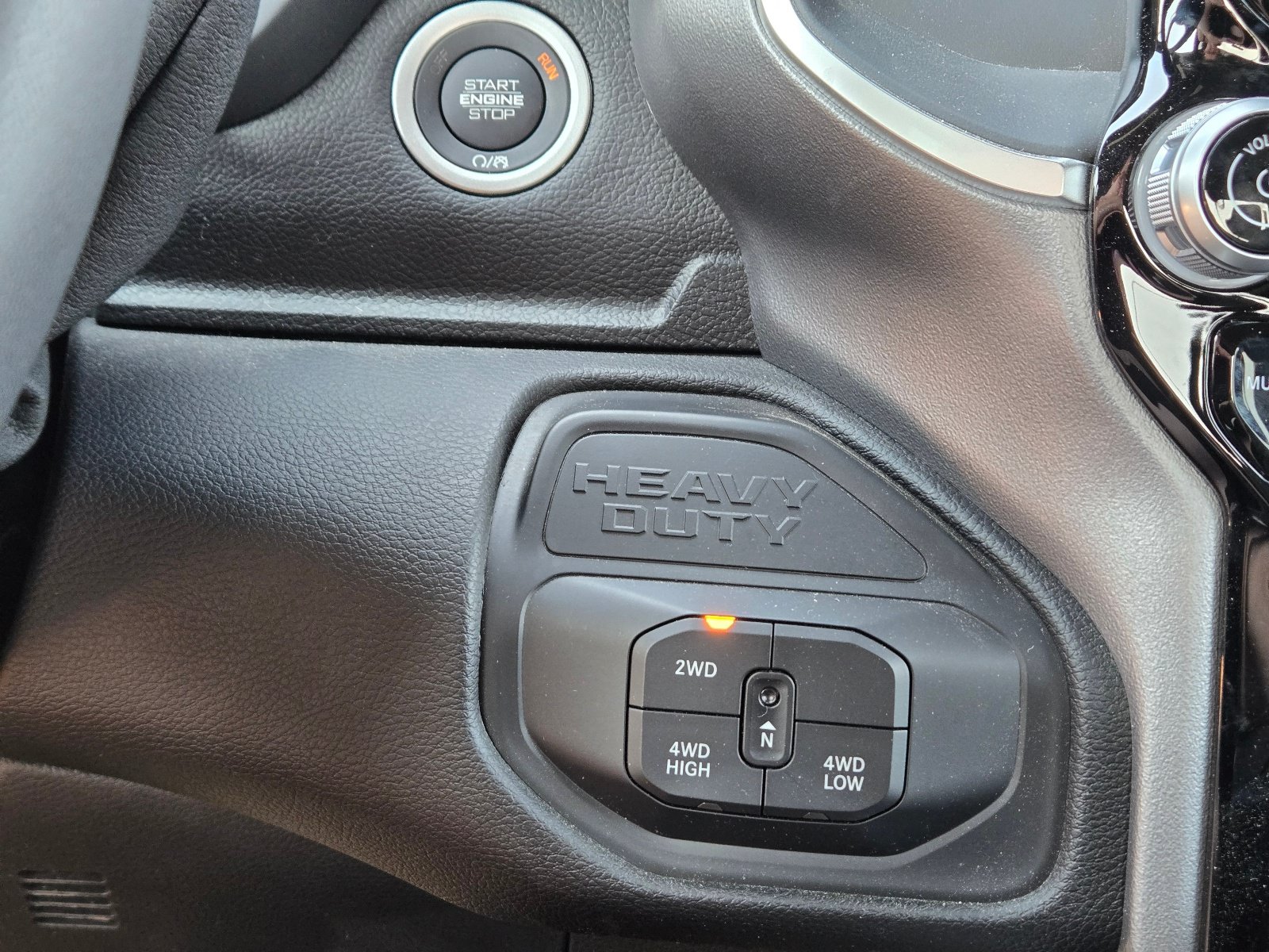 Used 2025 RAM 2500 Big Horn AWD/4WD image 25