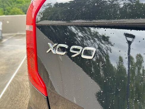Certified 2025 Volvo XC90 B6 Plus w/ Protection Package AWD/4WD image 37