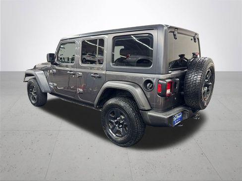 Used 2018 Jeep Wrangler Unlimited Sport AWD/4WD image 4