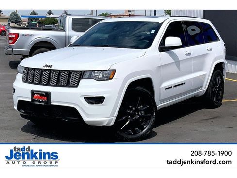 Used 2022 Jeep Grand Cherokee Laredo X AWD/4WD image 1