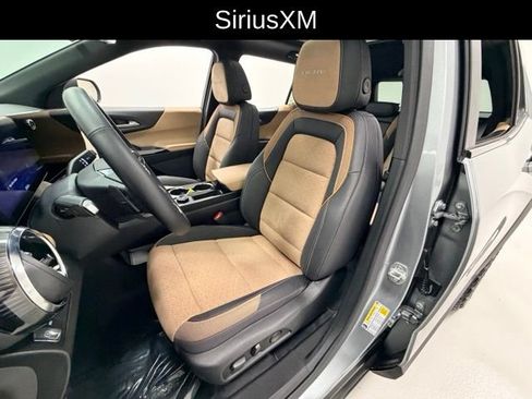 Certified 2025 Chevrolet Equinox ACTIV w/ Safety and Technology Package AWD/4WD image 8