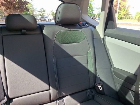 Certified 2023 Volkswagen Taos SE w/ Panoramic Sunroof Package AWD/4WD image 20