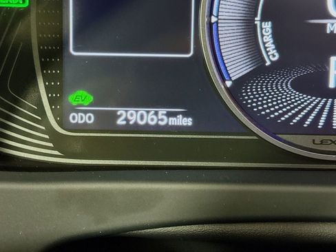 Certified 2024 Lexus UX 250h F Sport image 12