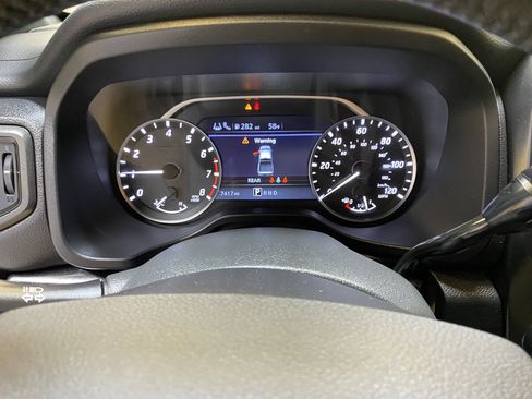 Used 2024 Nissan Titan SV w/ SV Convenience Package image 33