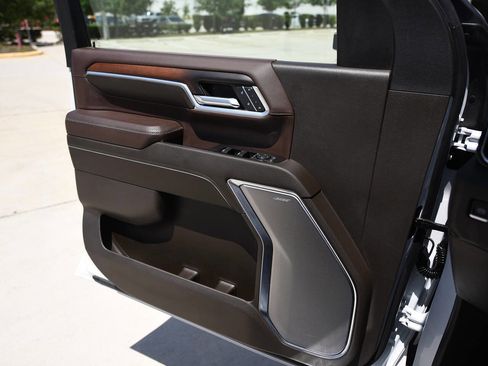 Used 2024 GMC Sierra 3500 Denali w/ Denali Reserve Package image 11