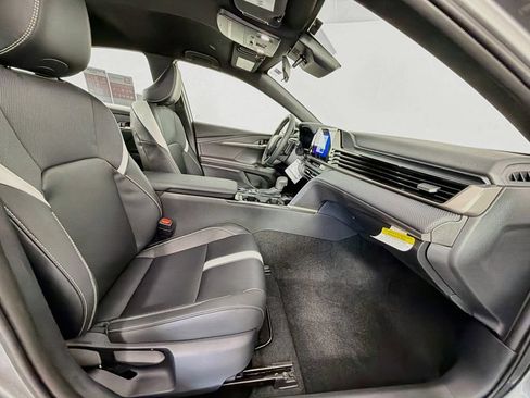 New 2026 Toyota Camry SE FWD image 29