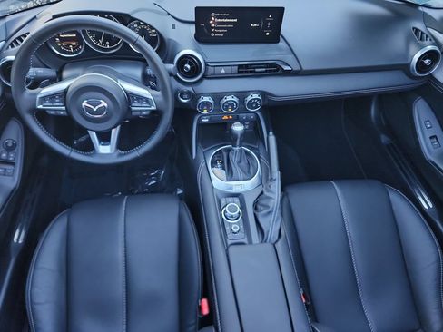 Used 2025 MAZDA MX-5 Miata RF Grand Touring RWD image 18