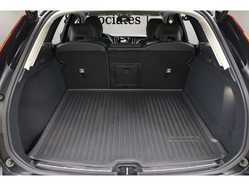 Used 2025 Volvo XC60 B5 Plus AWD/4WD image 26