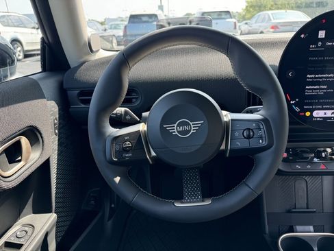 Certified 2025 MINI Cooper S image 19