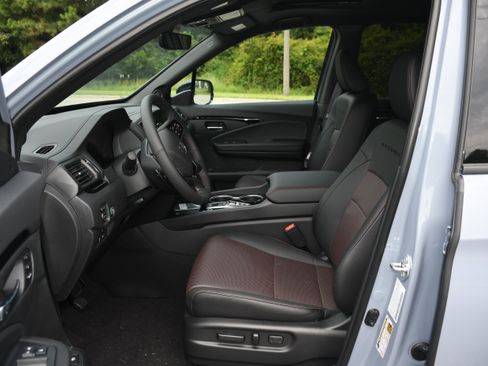 New 2026 Honda Ridgeline Black Edition image 3