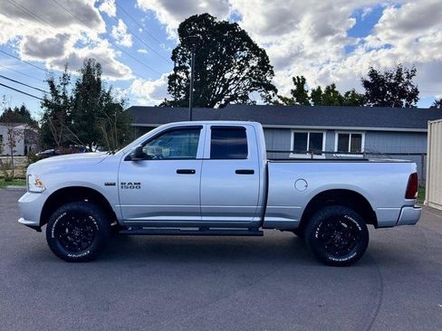Used 2017 RAM 1500 Express w/ Express Value Package AWD/4WD image 8