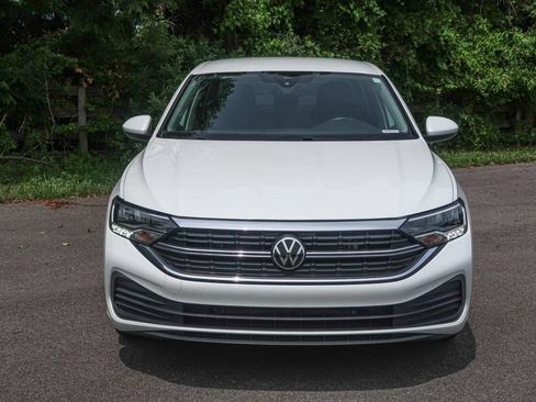 Used 2023 Volkswagen Jetta SE FWD image 5