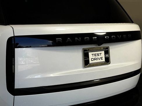 Used 2024 Land Rover Range Rover SE AWD/4WD image 16