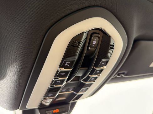 New 2026 Porsche Macan AWD/4WD image 19
