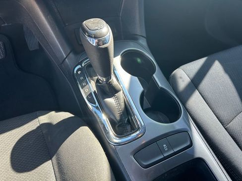 Used 2018 Chevrolet Cruze LT w/ Convenience Package image 24