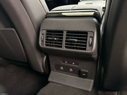 Used 2024 Land Rover Range Rover Velar S image 34